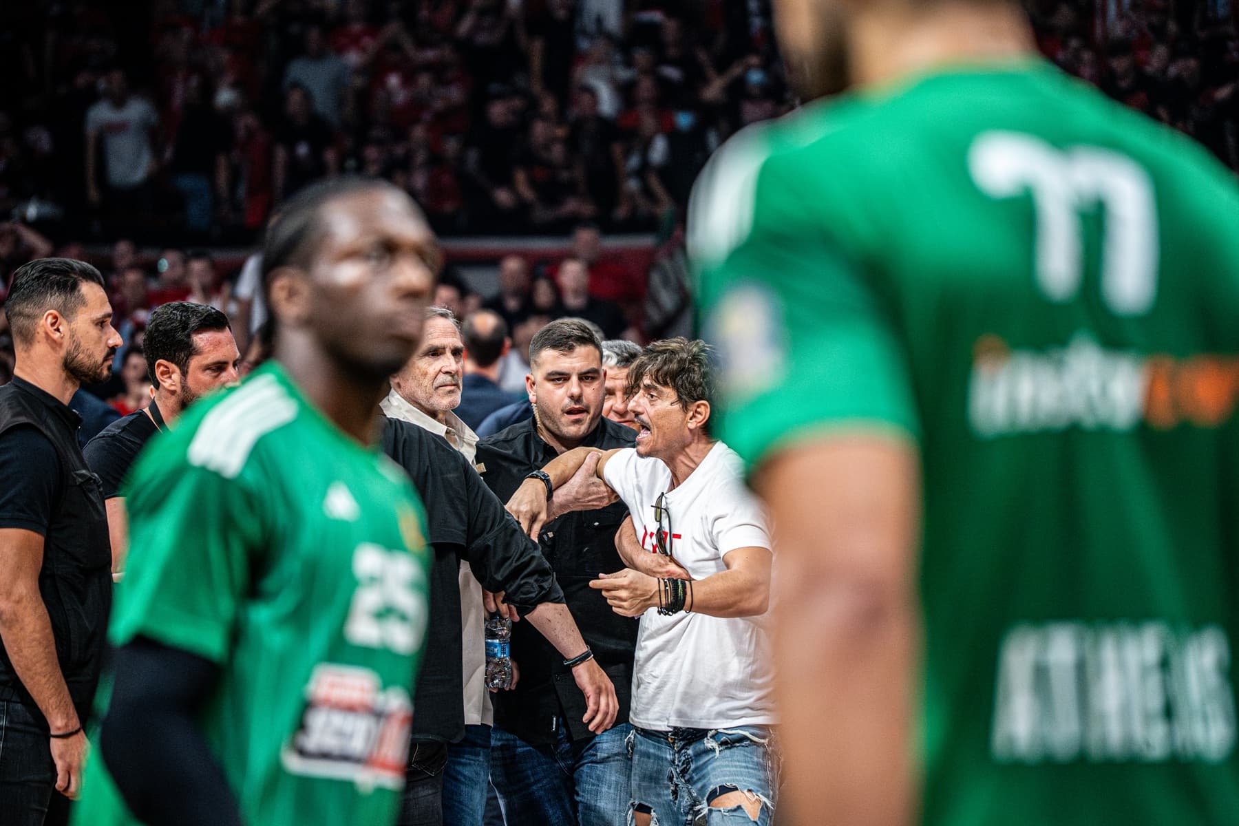 Greek final suspended: Panathinaikos – Olympiakos rivalry turns to chaos