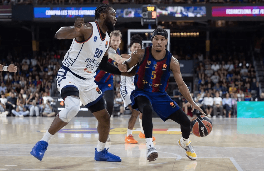 EuroLeague opening night: Olympiacos blows out Baskonia, Bayern stuns Hapoel