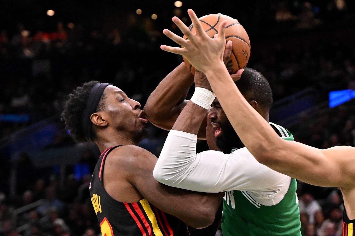 Onyeka Okongwu suffers dental fracture after elbow from Jaylen Brown