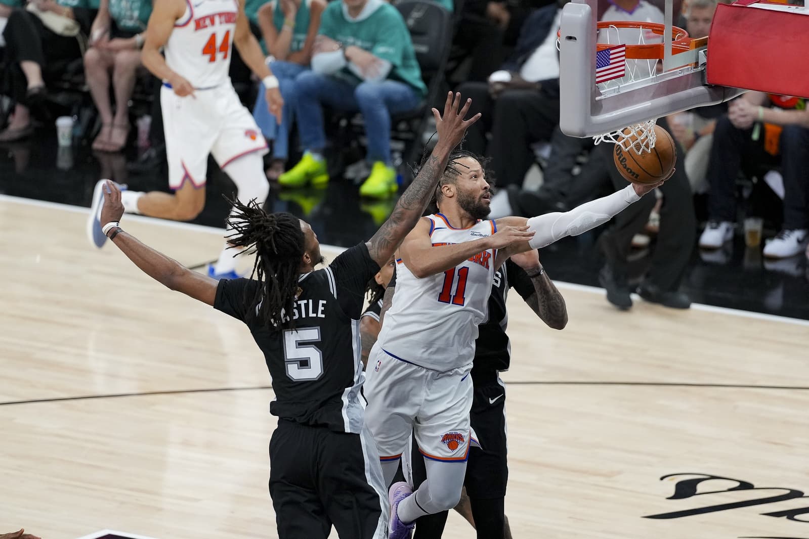 NBA Finals Game 1: Knicks Outlast Spurs 105-95 Behind Brunson’s Clutch Heroics and Defensive Mastery