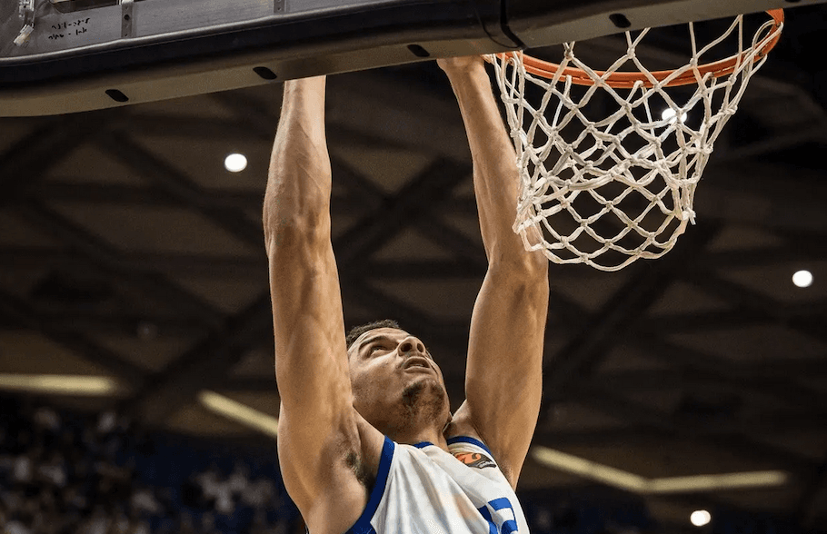 Valencia overcomes Hapoel in thrilling overtime, Neal Sako delivers off the bench