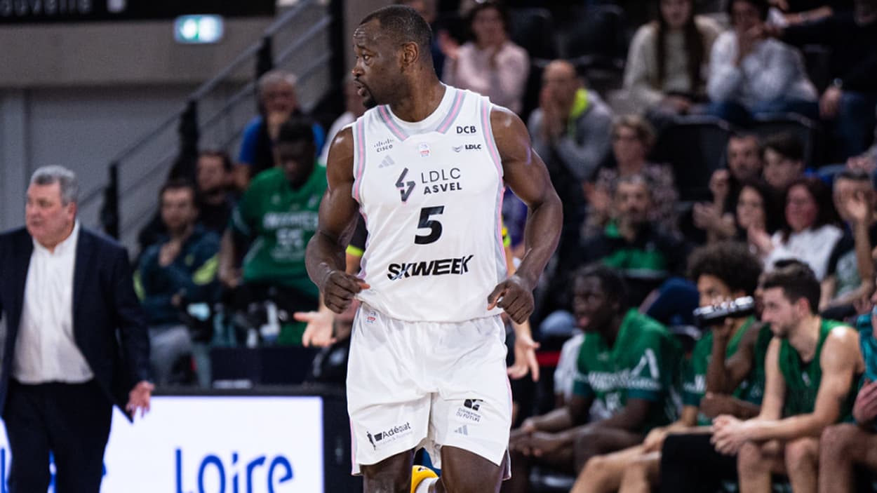 Charles Kahudi (ASVEL) against Nanterre Charles Kahudi (ASVEL) against Nanterre